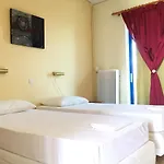 Bay & 2* Karavomilos (Central Greece)