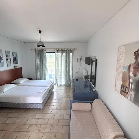 Bay & Apartmanhotel 2*