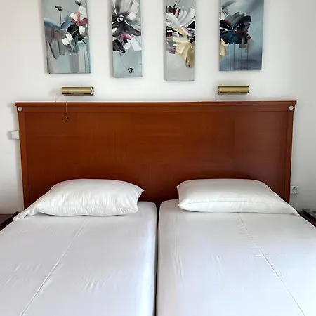 Aparthotel Bay & 2*