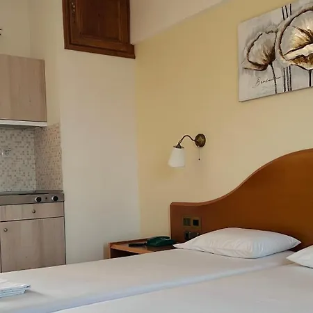 Bay & 2* Karavomilos (Central Greece)