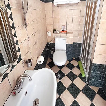 Bay & Apartmanhotel 2*