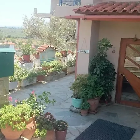 Bay & 2* Karavomilos (Central Greece)