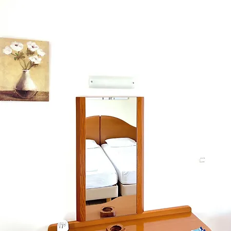 Apartmanhotel Bay & Karavómilosz